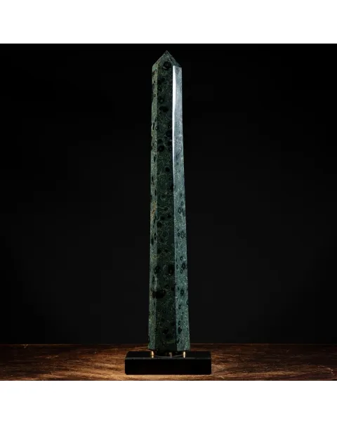 Obelisco in Diaspro Kambaba
