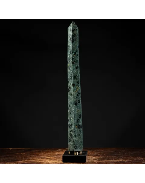 Obelisco in Diaspro Kambaba