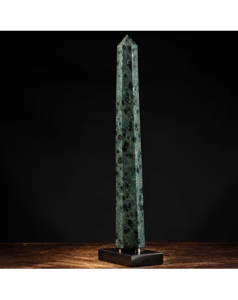 Obelisco in Diaspro Kambaba