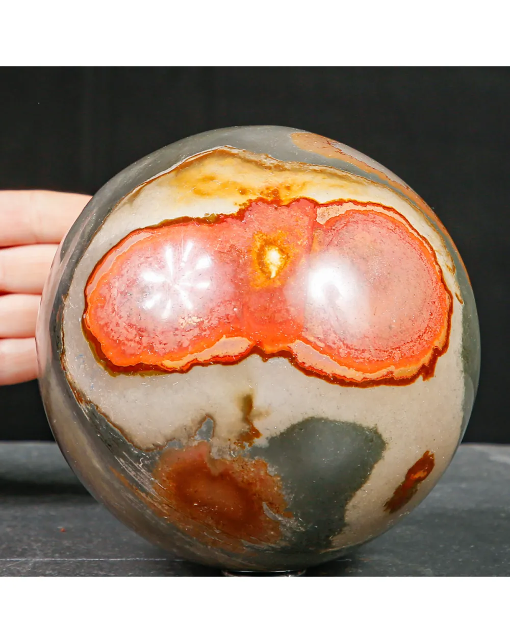 Sfera in Diaspro Policromo del Madagascar