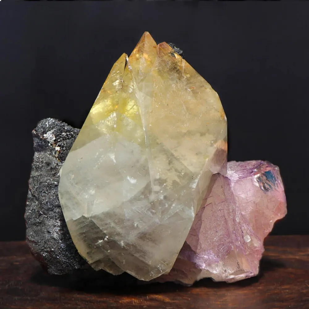 Calcite con Associazione di Fluorite Cubica e Sfalerite