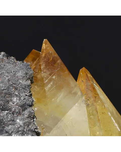 Calcite con Associazione di Fluorite Cubica e Sfalerite