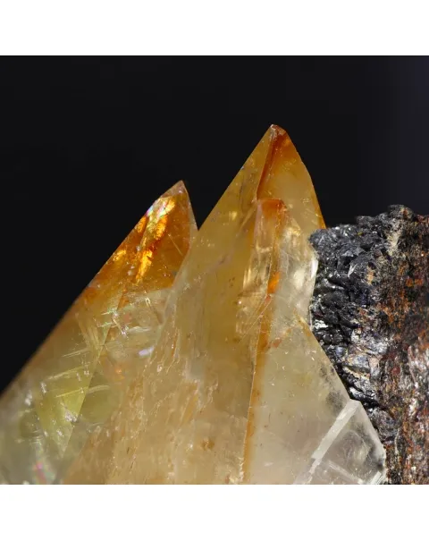 Calcite con Associazione di Fluorite Cubica e Sfalerite