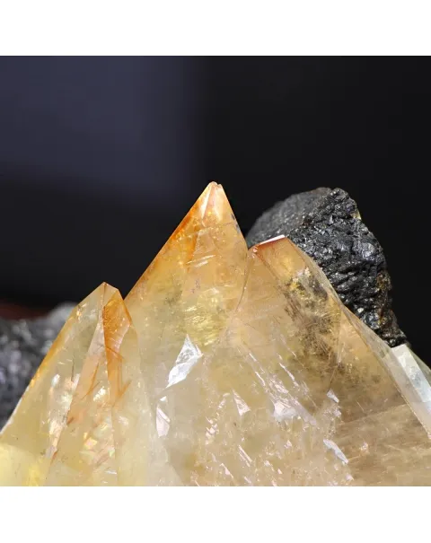 Calcite con Associazione di Fluorite Cubica e Sfalerite