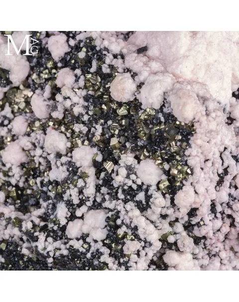 Grande Campione Mineralogico di Pirite, Galena e Calcite Rosa.
