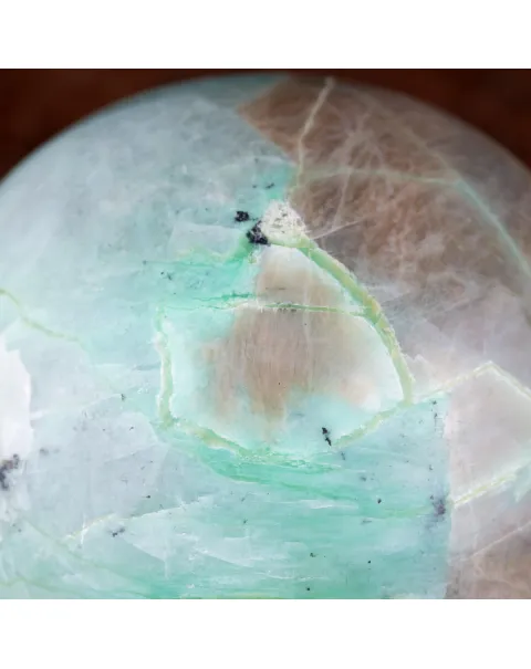 Sfera intagliata di Garnierite.