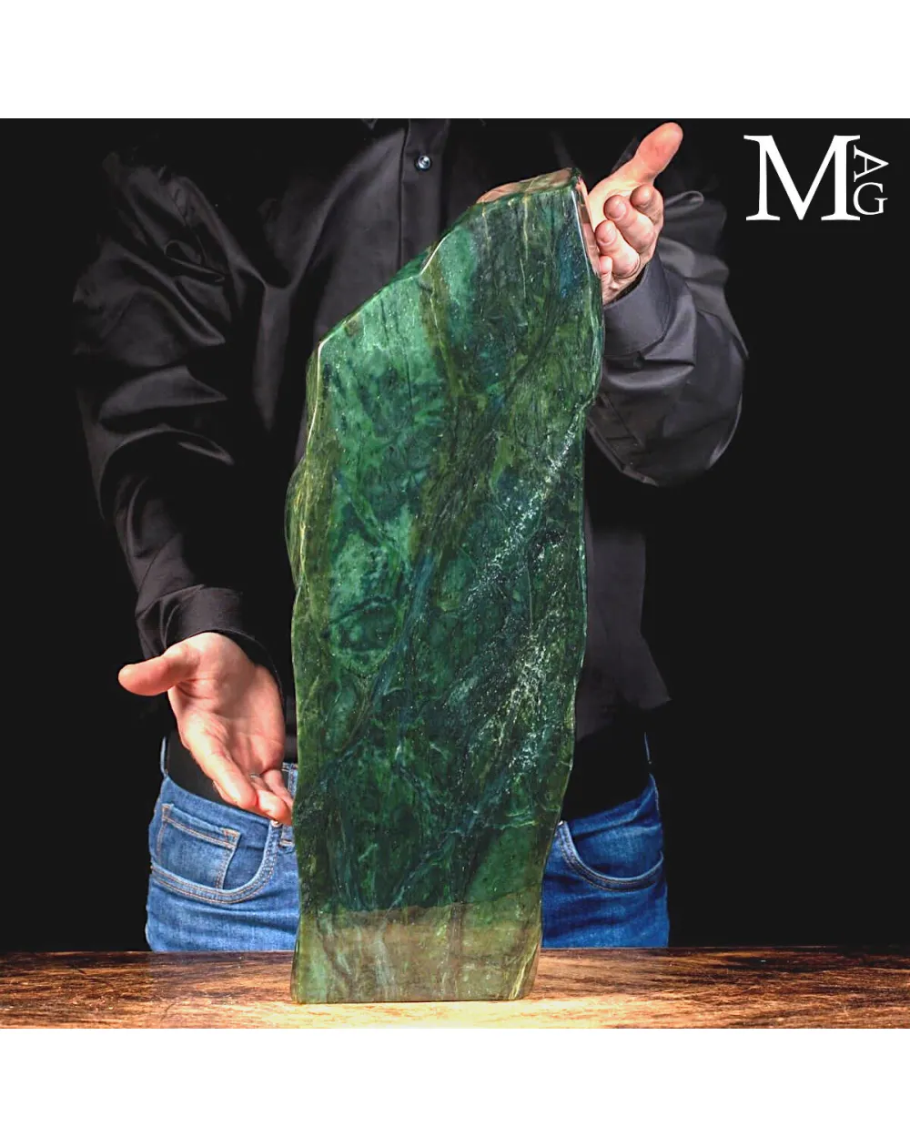 Grande Monolite di Giada Nefrite Naturale – Himalayana.