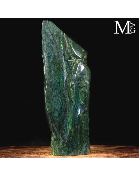 Grande Monolite di Giada Nefrite Naturale – Himalayana.