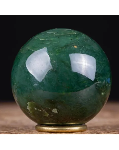 Sfera in Giada Nefrite di Alta Qualità.