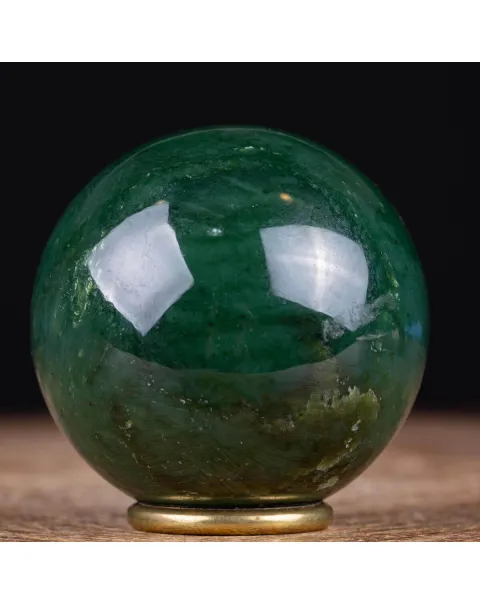 Sfera in Giada Nefrite di Alta Qualità.