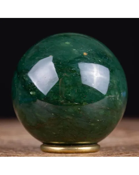 Sfera in Giada Nefrite di Alta Qualità.
