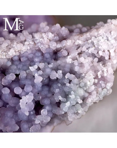 Grape Agate “Batu Manakarra” – Rara Scultura Minerale su Base in Acciaio