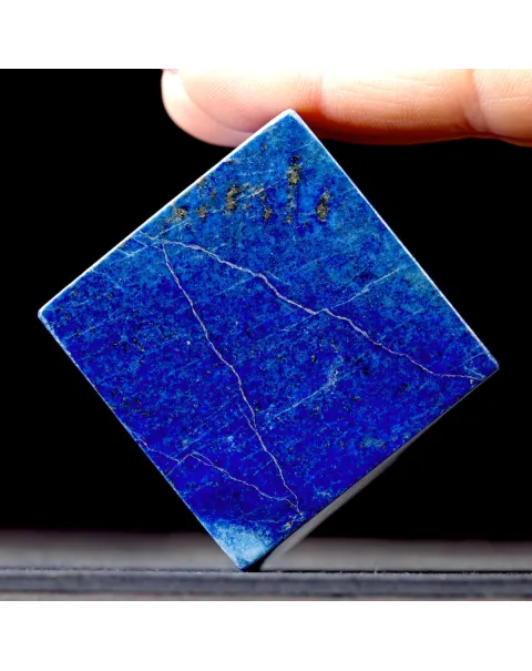 Cubo in Lapislazzuli – Intaglio Geometrico.