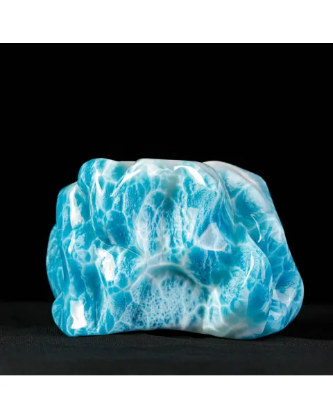 Larimar dei Caraibi: Un Tesoro Raro di Eccezionale Qualità per Collezionisti.