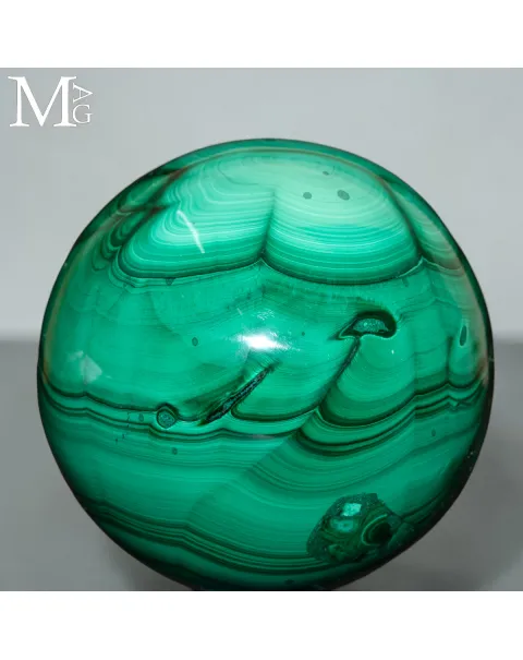 Sfera in Malachite del Congo – intaglio da blocco massivo