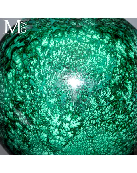Sfera Malachite Naturale - Struttura Botroidale e Cavità Geodica.