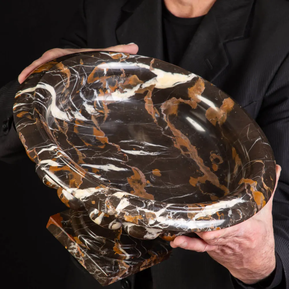 Vaso in Nero Michelangelo - Eleganza Intramontabile.