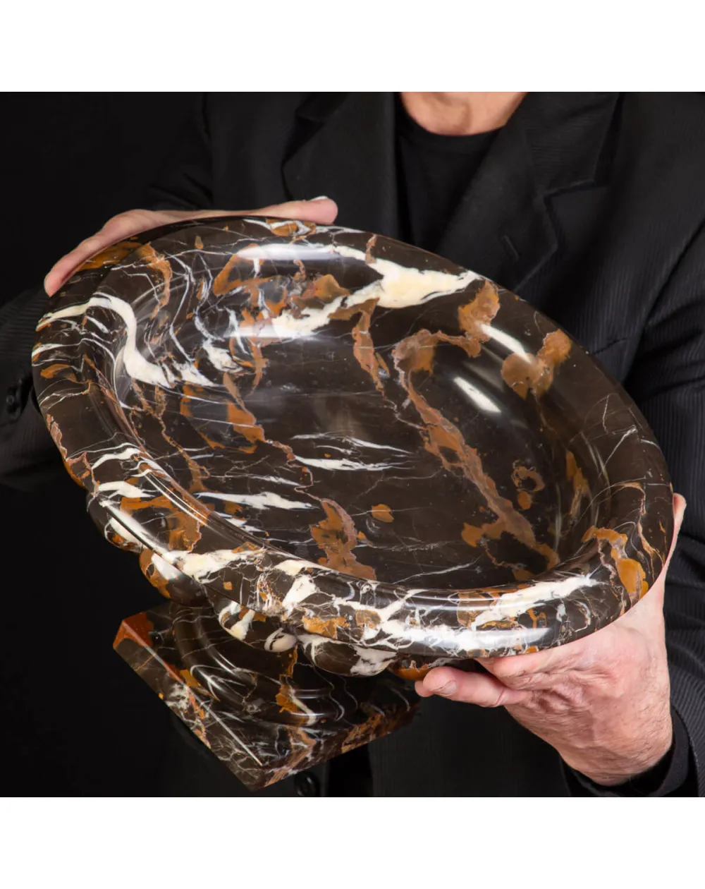 Vaso in Nero Michelangelo - Eleganza Intramontabile.