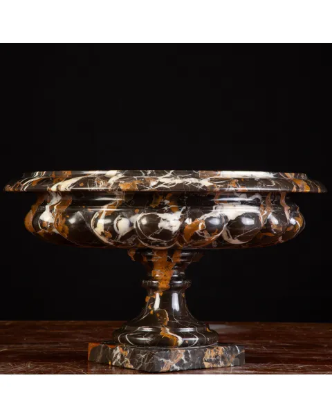 Vaso in Nero Michelangelo - Eleganza Intramontabile.