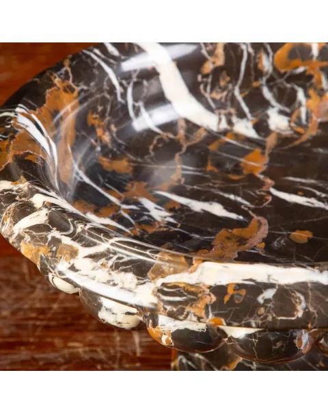 Vaso in Nero Michelangelo - Eleganza Intramontabile.