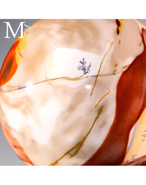 Sfera in Mookaite Australiana.