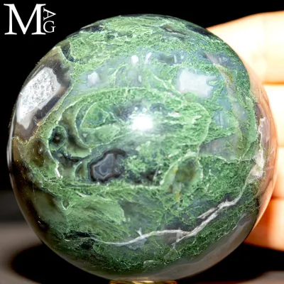 Sfera di Agata Muschiata – Un minerale di Connessione con la Natura.