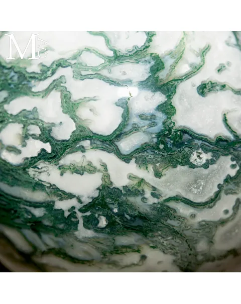 Sfera di Agata Muschiata – Simbolo di Armonia e Abbondanza Naturale