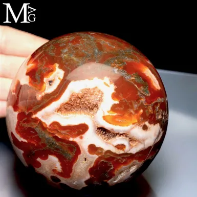 Sfera in Agata Muschiata Rossa con Cristallizzazio...