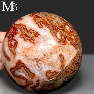 Sfera in Agata Muschiata con Cristalli di Quarzo.