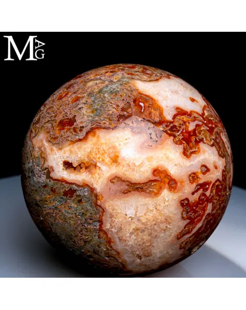 Sfera in Agata Muschiata con Cristalli di Quarzo.