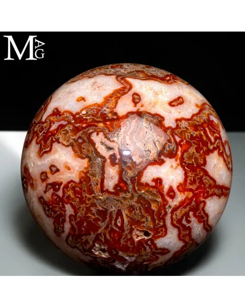 Sfera in Agata Muschiata con Cristalli di Quarzo.