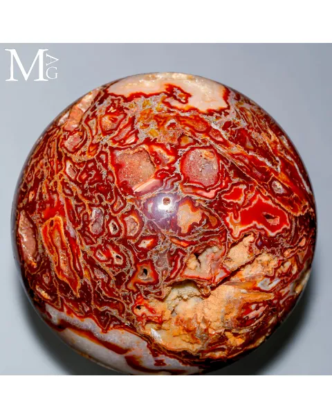 Sfera in Agata Muschiata Rossa del Madagascar