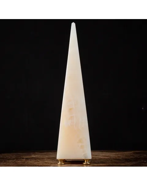 Obelisco in Onice Bianco