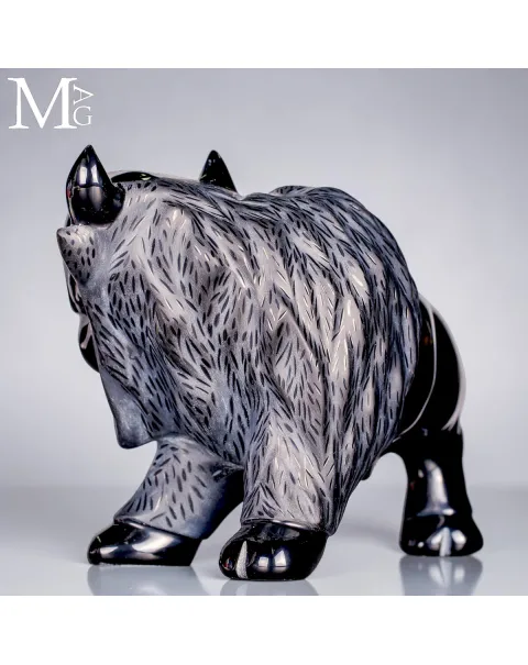 Scultura di Bisonte in Ossidiana del Messico.