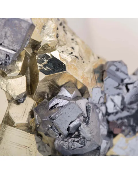 Calcopirite e Galena dalla Miniera di Huanzala, Perù.