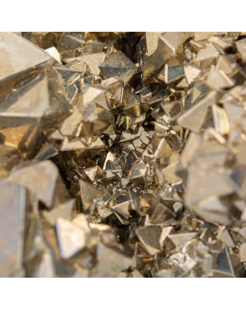 Pirite Piramidale di Huanzala: Geometria Unica.