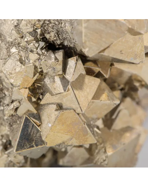 Pirite Piramidale di Huanzala: Geometria Unica.