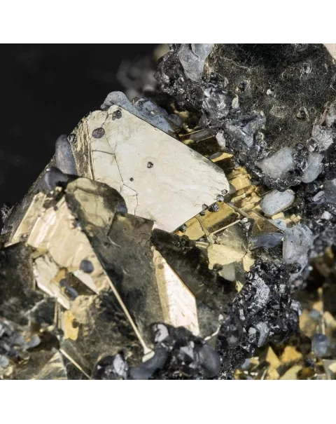 Cristalli di Pirite con Sfalerite