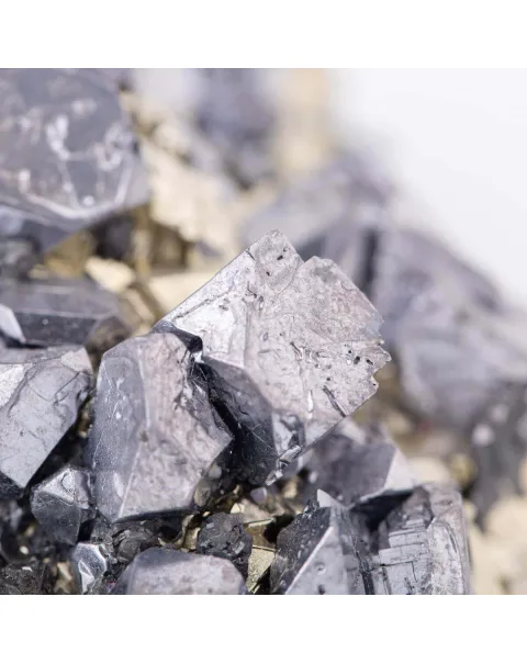 Cristalli di Galena su Pirite Ottaedrica.
