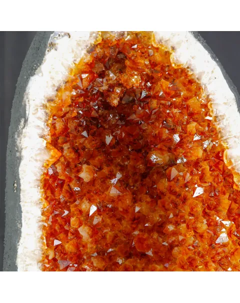 Geode di Citrino Madeira: Un Capolavoro della Natura.