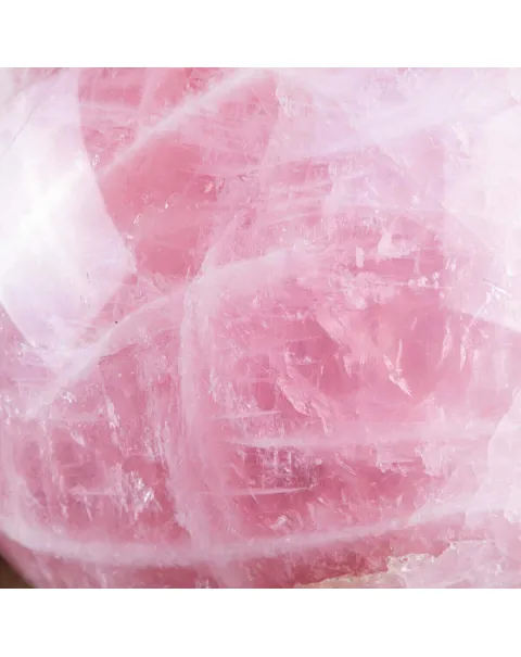 Grande Sfera di Quarzo Rosa: Eleganza e Armonia nell'Interior Design