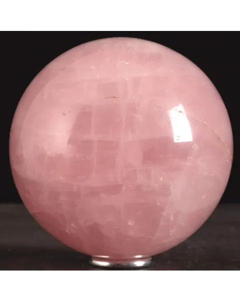 Sfera di Quarzo Rosa – Simbolo di Amore e Armonia.