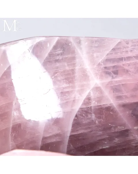 Vasca Scultorea in Quarzo Rosa Monolitico