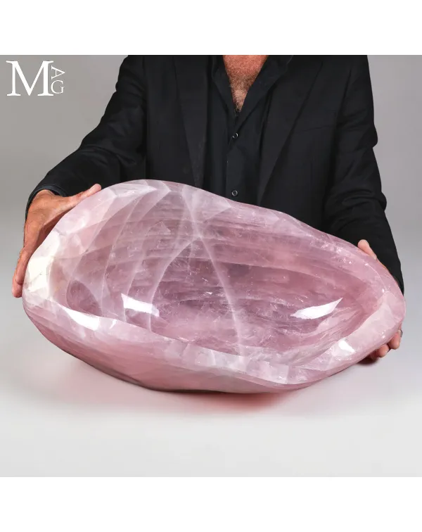 Vasca Scultorea in Quarzo Rosa Monolitico