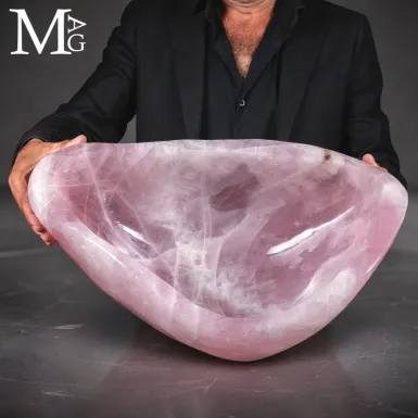 Vasca Monolitica in Quarzo Rosa Naturale.