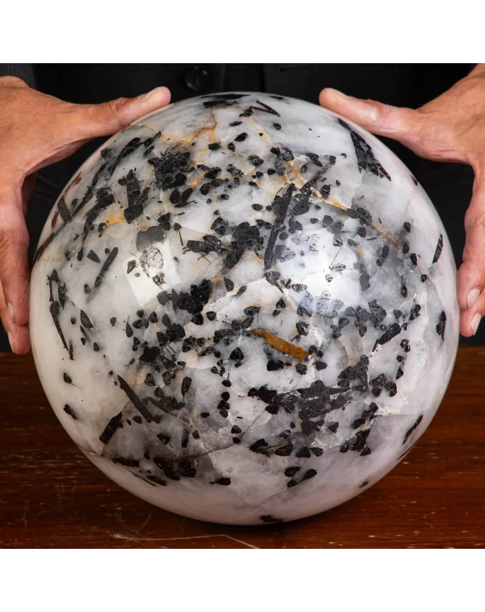 Sfera in Quarzo con tormalina nera