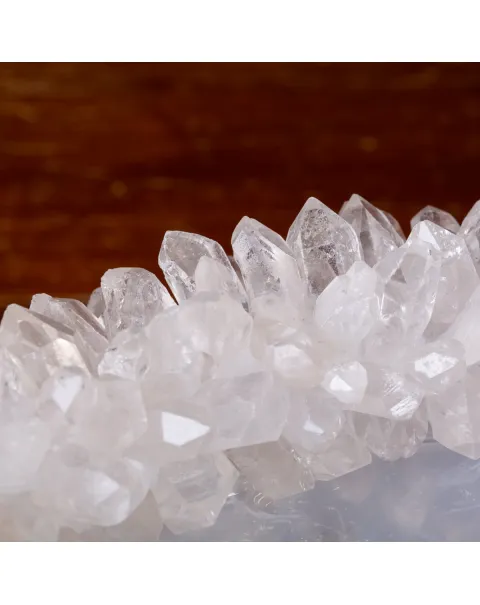 Ciotola di cristalli di quarzo: Eleganza dei cristalli.