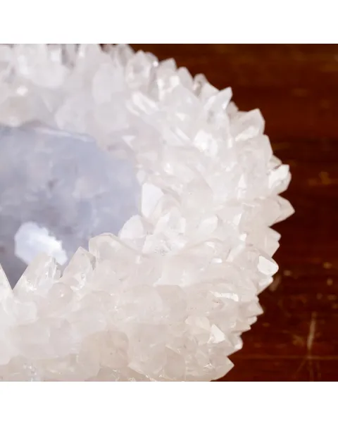 Ciotola di cristalli di quarzo: Eleganza dei cristalli.