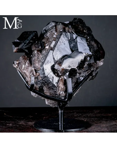 Agglomerato di Quarzo Fumé Nero Intenso.