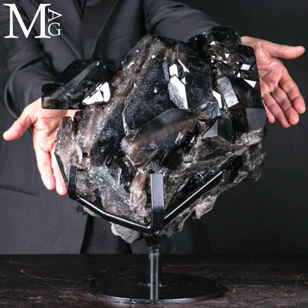 Agglomerato di Quarzo Fumé Nero Intenso.